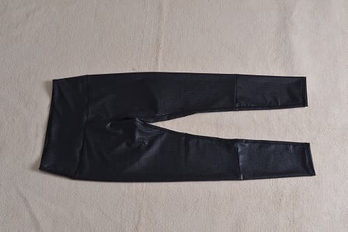 Black box pattern silicone coating leggings